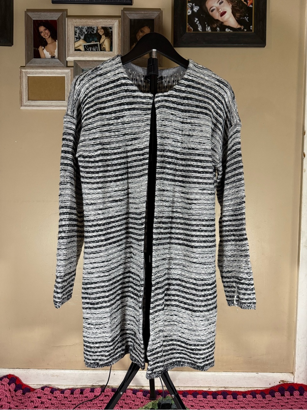 Cable & Gauge Gray and Black Patterned Knit Cardigan Sweater